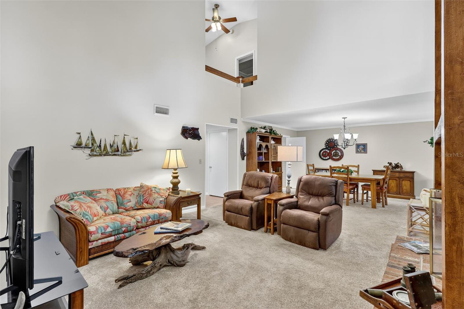 Image 50 of 67 For 13300 Indian Rocks Road 403