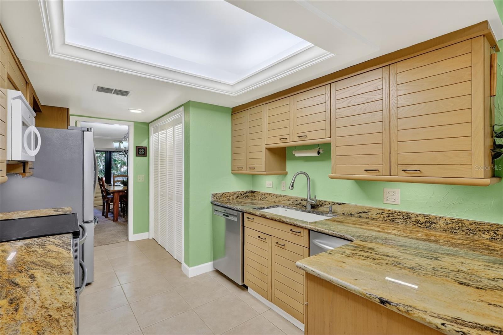 Image 7 of 67 For 13300 Indian Rocks Road 403