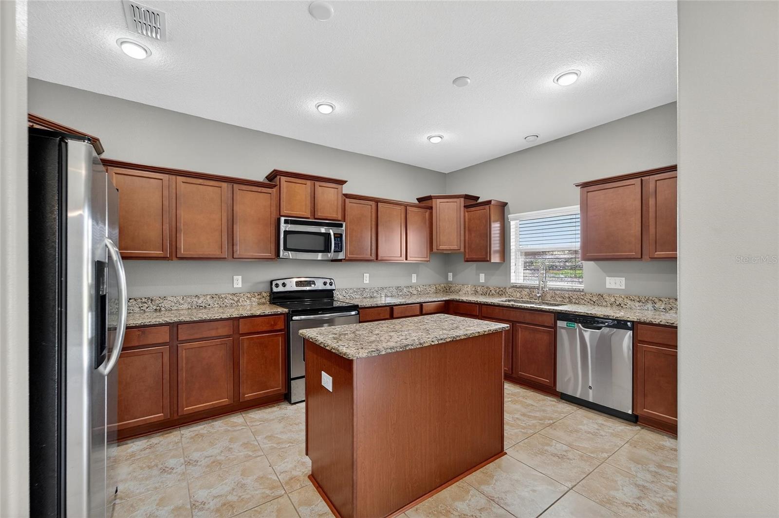 Image 65 of 100 For 609 Tanana Fall Drive