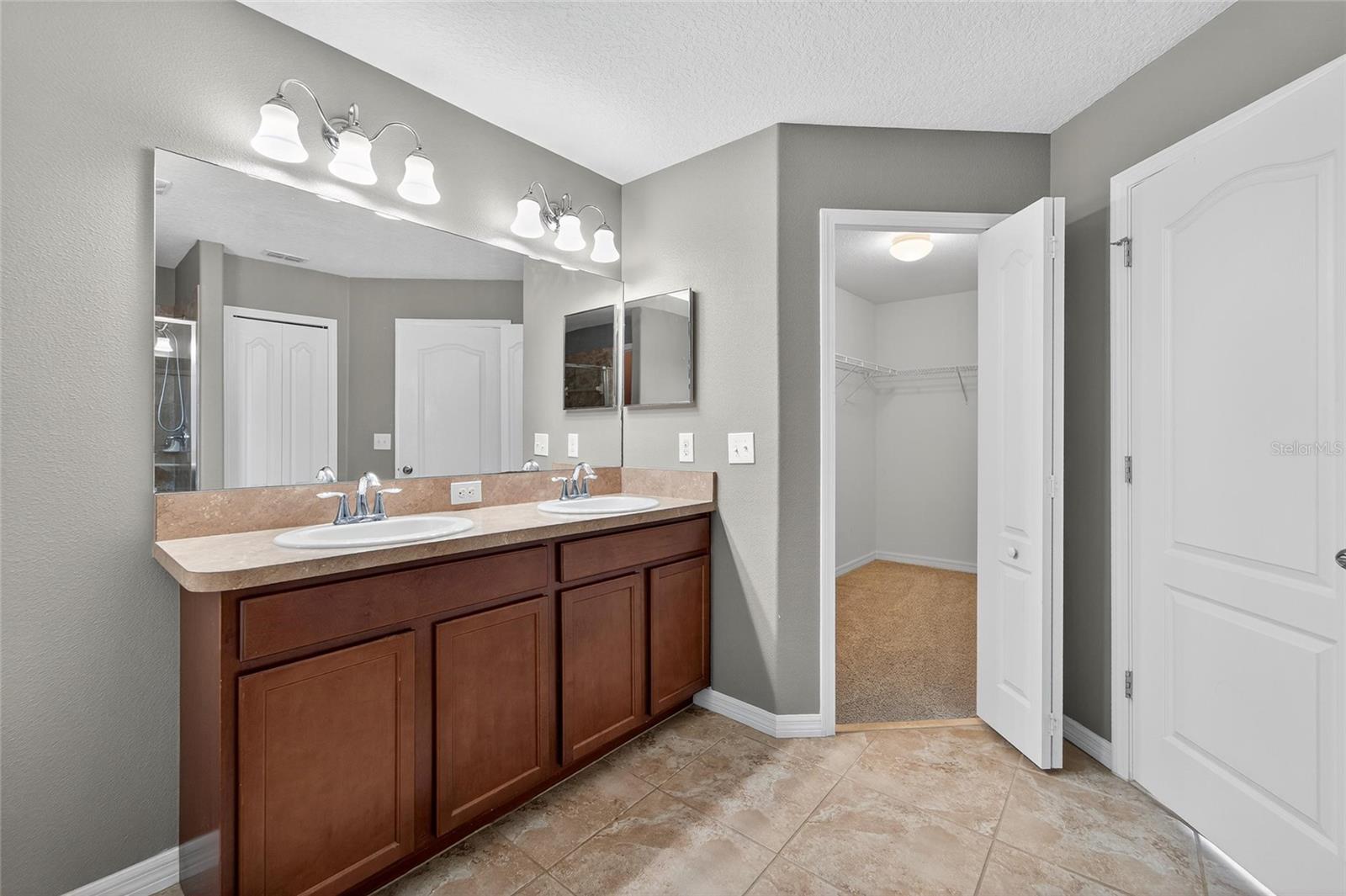 Image 80 of 100 For 609 Tanana Fall Drive