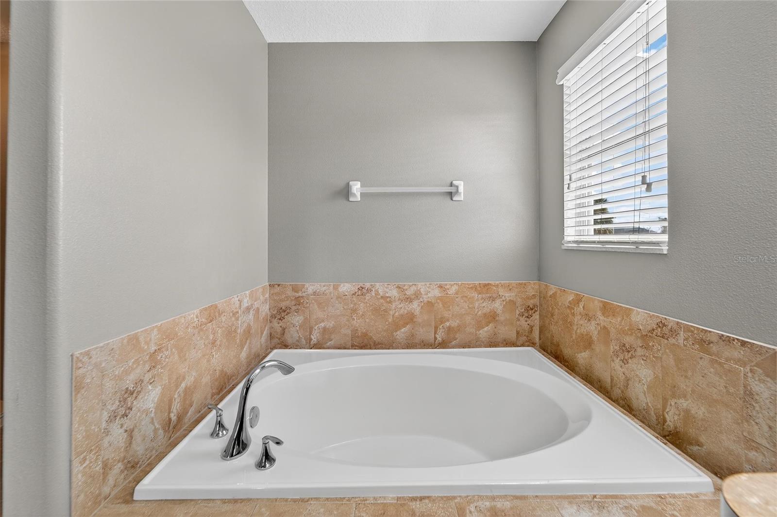 Image 82 of 100 For 609 Tanana Fall Drive