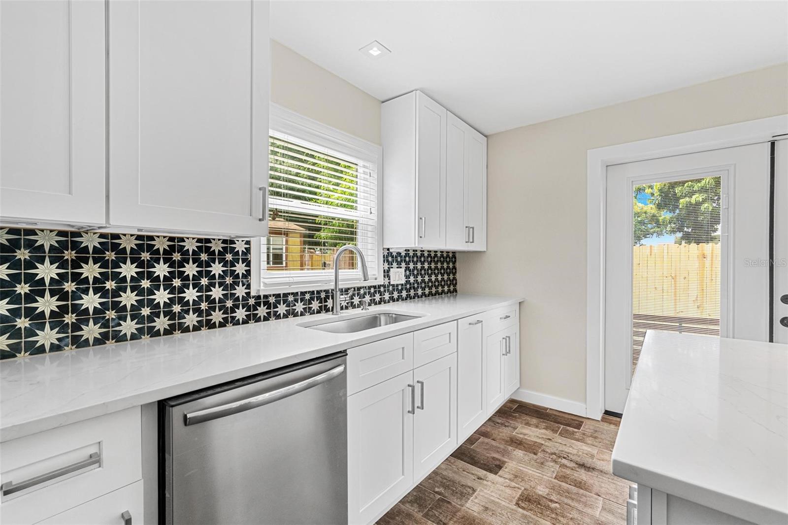 Image 10 of 31 For 2842 16th Avenue N