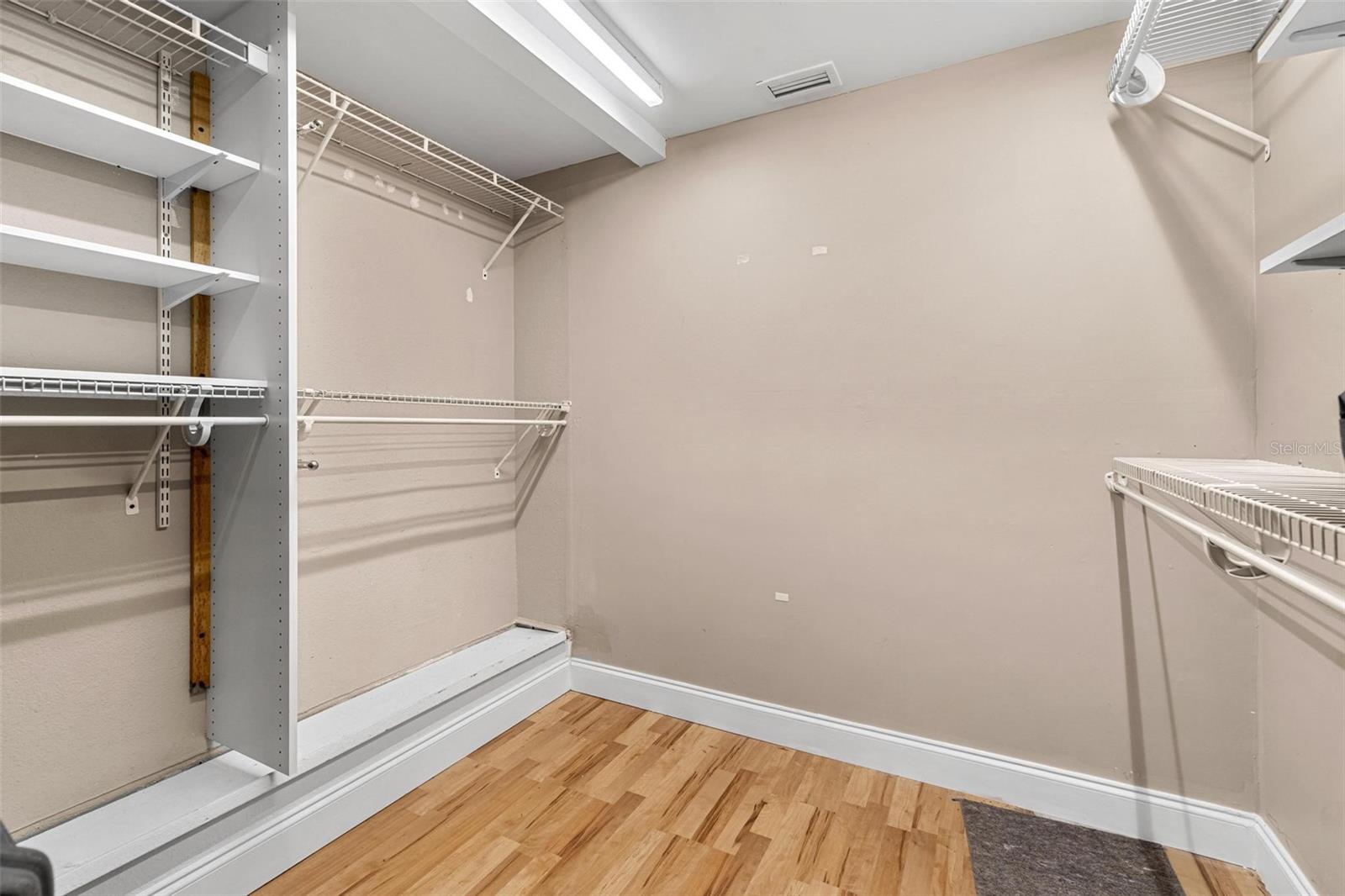 Image 17 of 31 For 2842 16th Avenue N