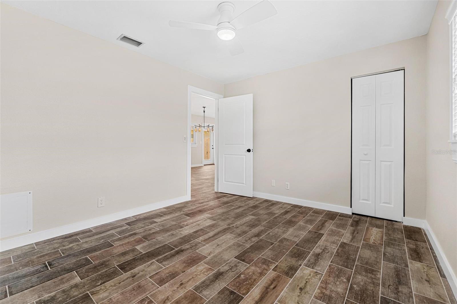 Image 25 of 31 For 2842 16th Avenue N