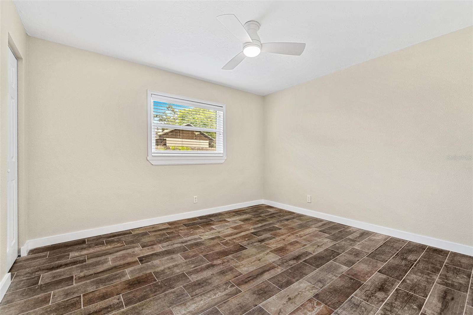 Image 26 of 31 For 2842 16th Avenue N
