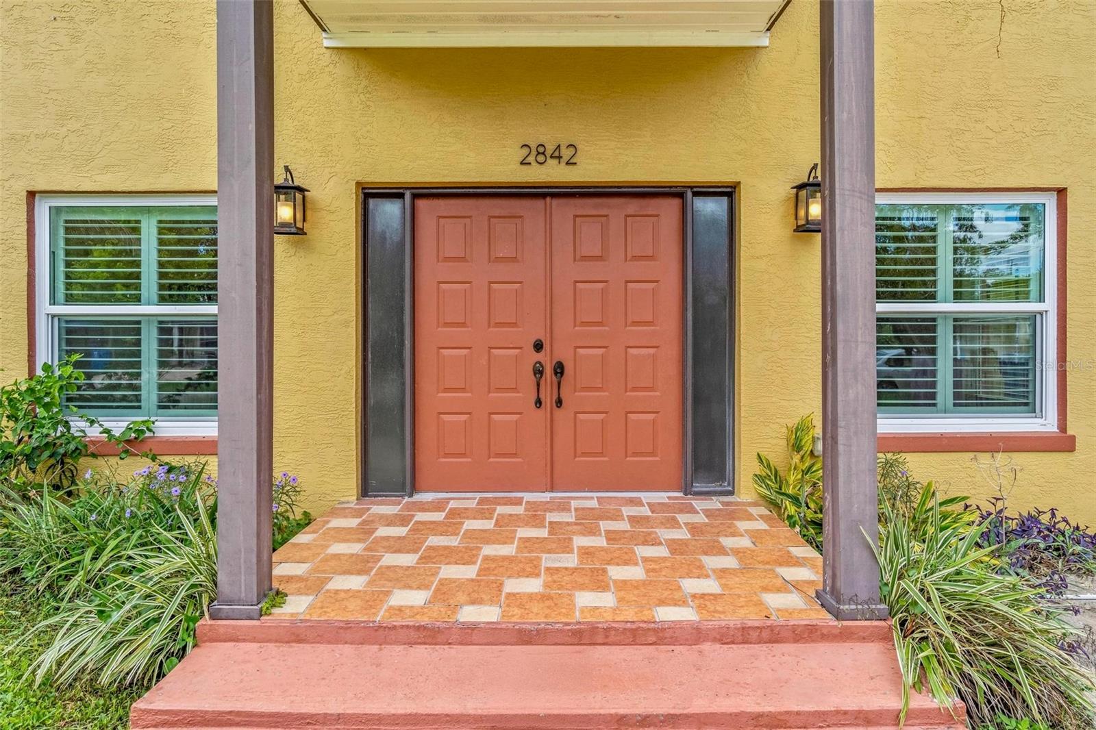 Image 4 of 31 For 2842 16th Avenue N
