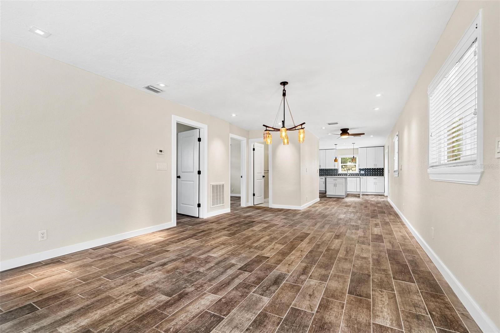 Image 8 of 31 For 2842 16th Avenue N