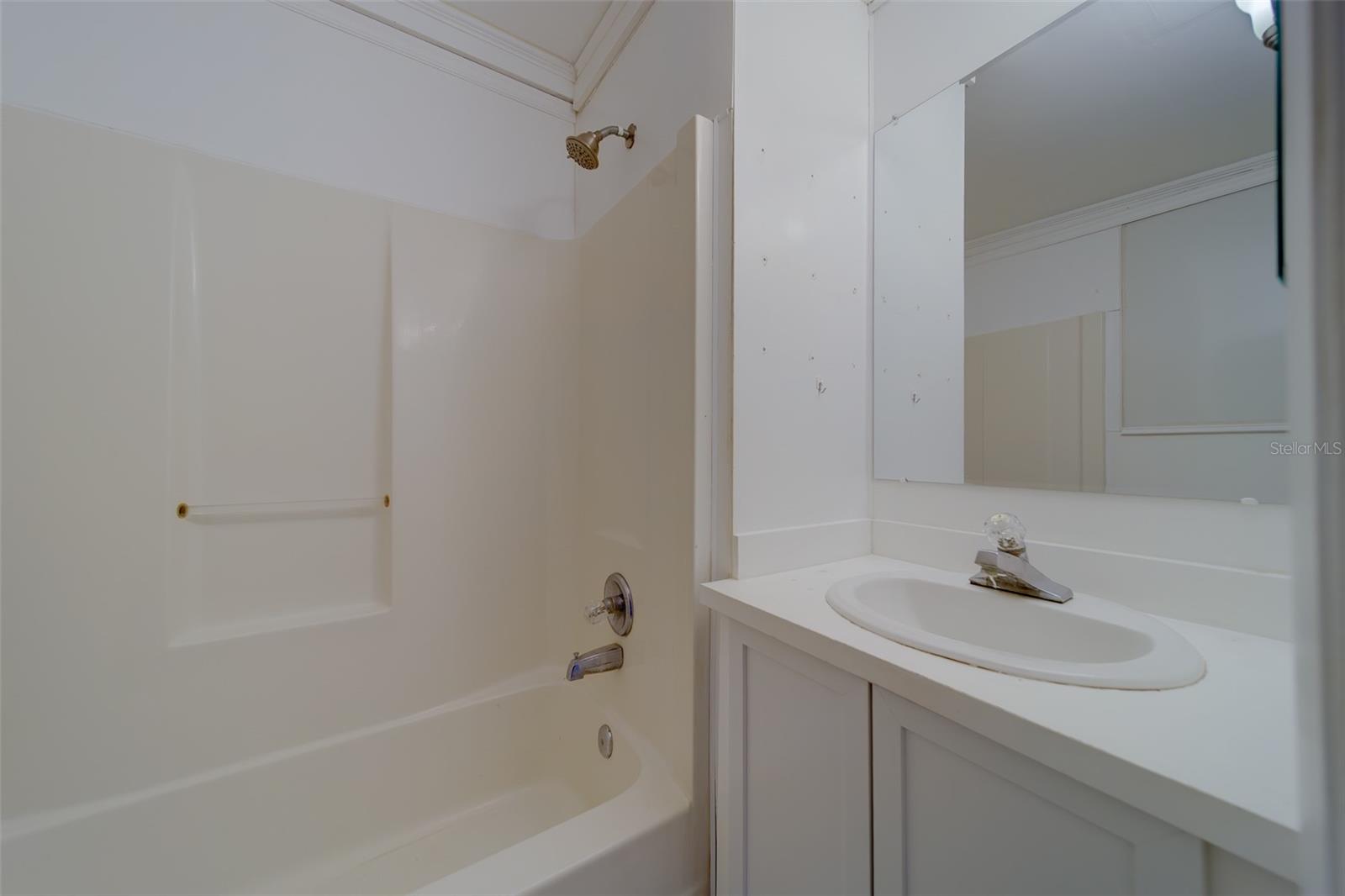 Image 19 of 68 For 107 7th Avenue Se