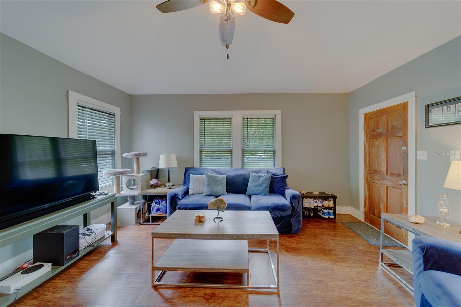 Image 31 of 68 For 107 7th Avenue Se