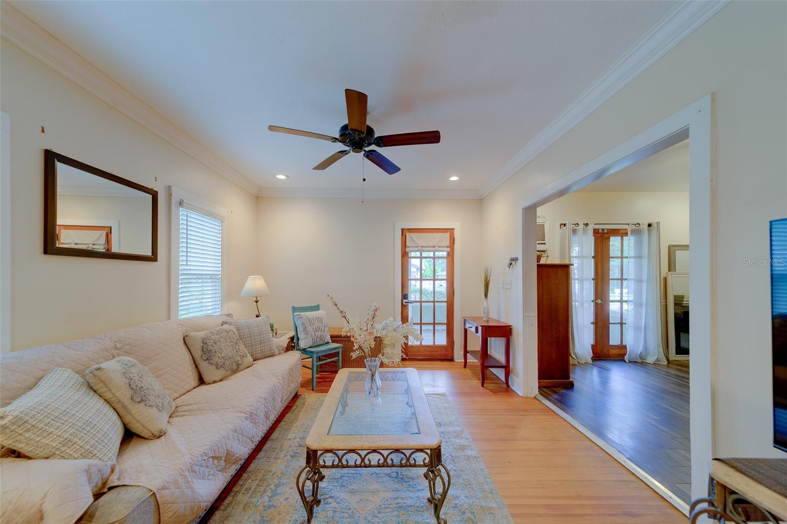 Image 4 of 68 For 107 7th Avenue Se