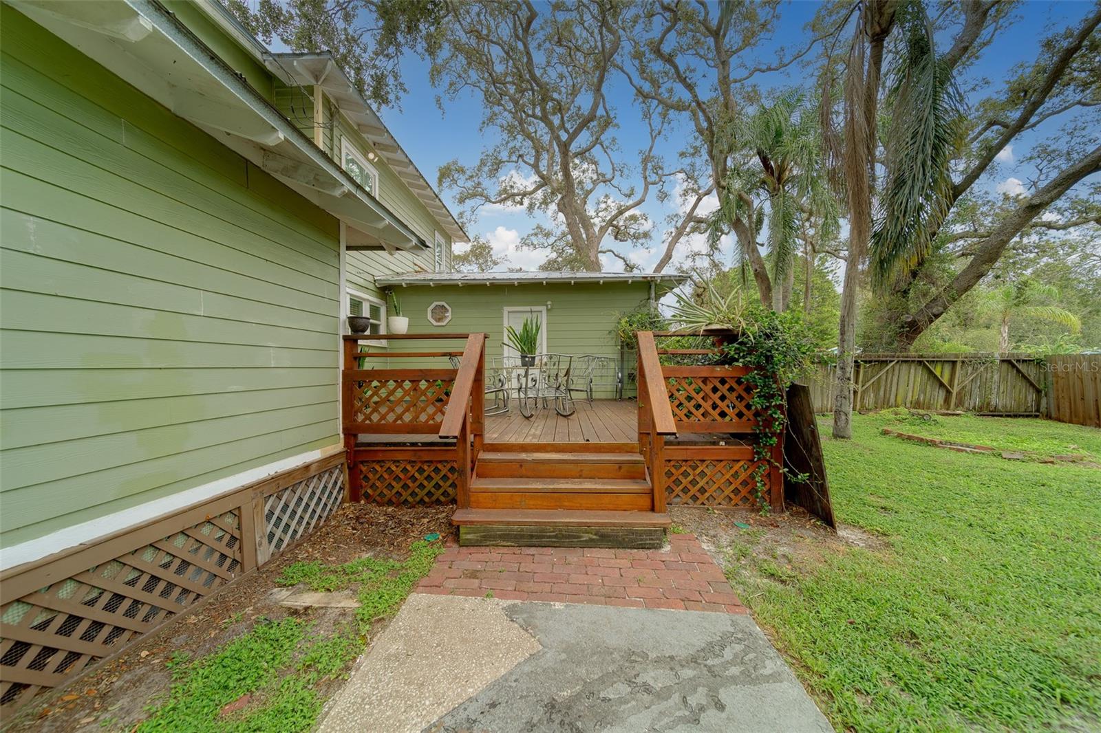 Image 45 of 68 For 107 7th Avenue Se
