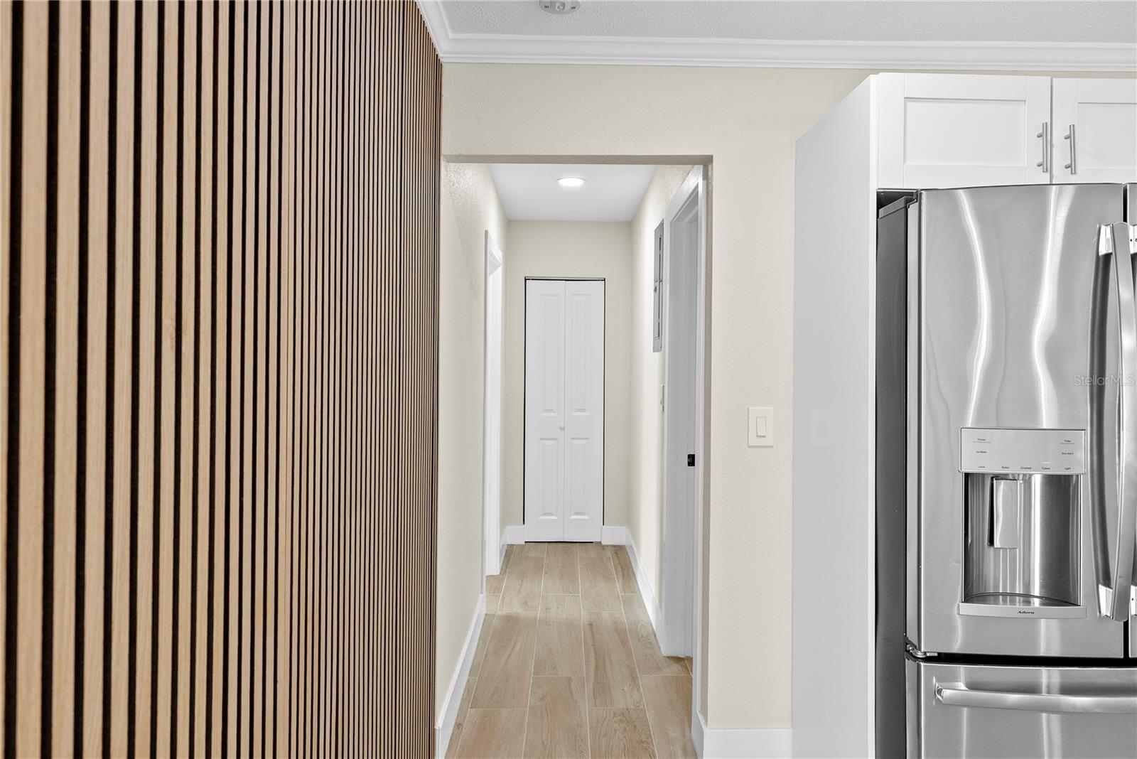 Image 14 of 37 For 734 Lynndale Street N