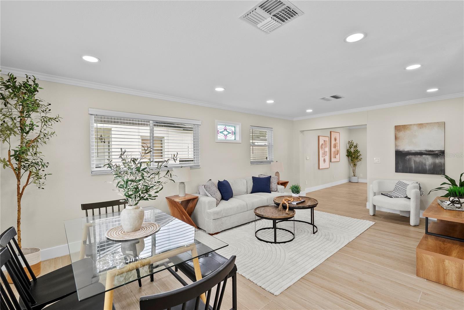 Image 4 of 37 For 734 Lynndale Street N