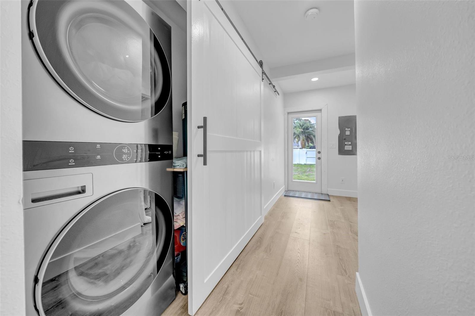 Image 15 of 31 For 5548 Dartmouth Avenue N