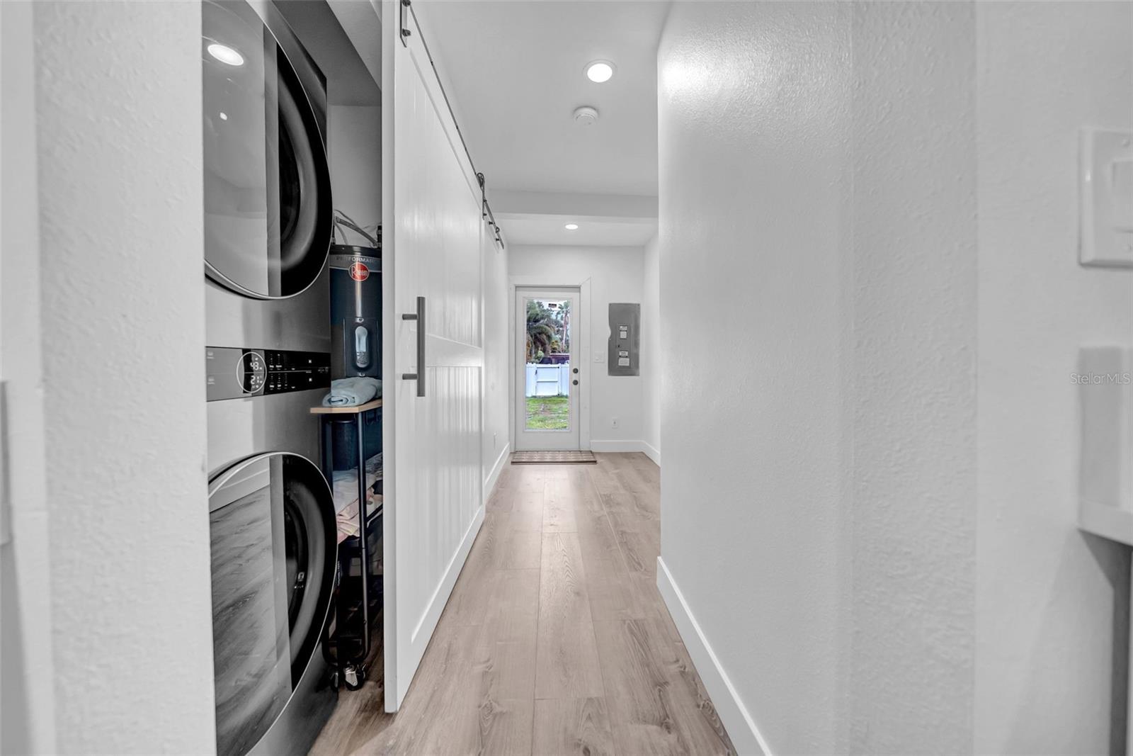 Image 16 of 31 For 5548 Dartmouth Avenue N