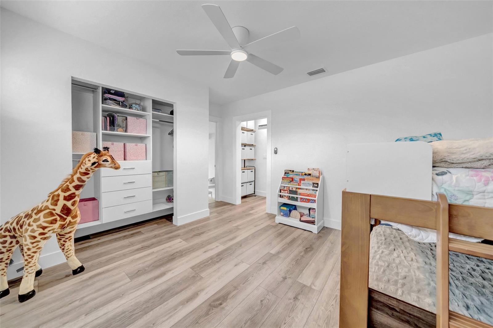 Image 18 of 31 For 5548 Dartmouth Avenue N