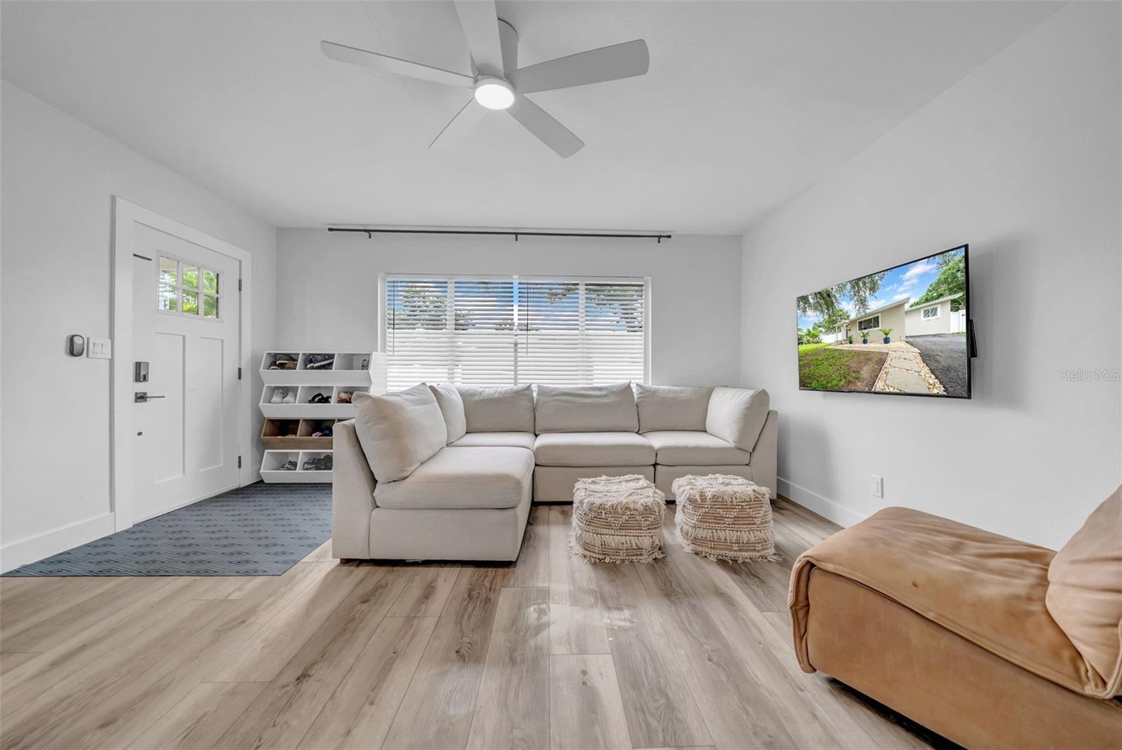 Image 4 of 31 For 5548 Dartmouth Avenue N