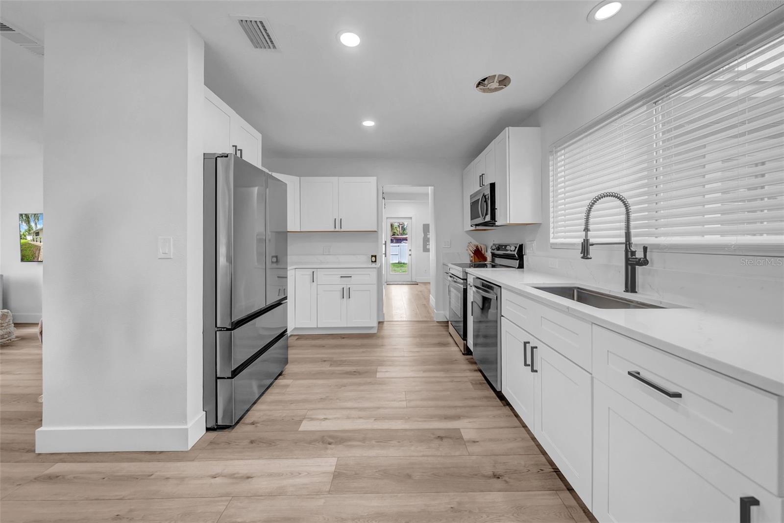 Image 7 of 31 For 5548 Dartmouth Avenue N