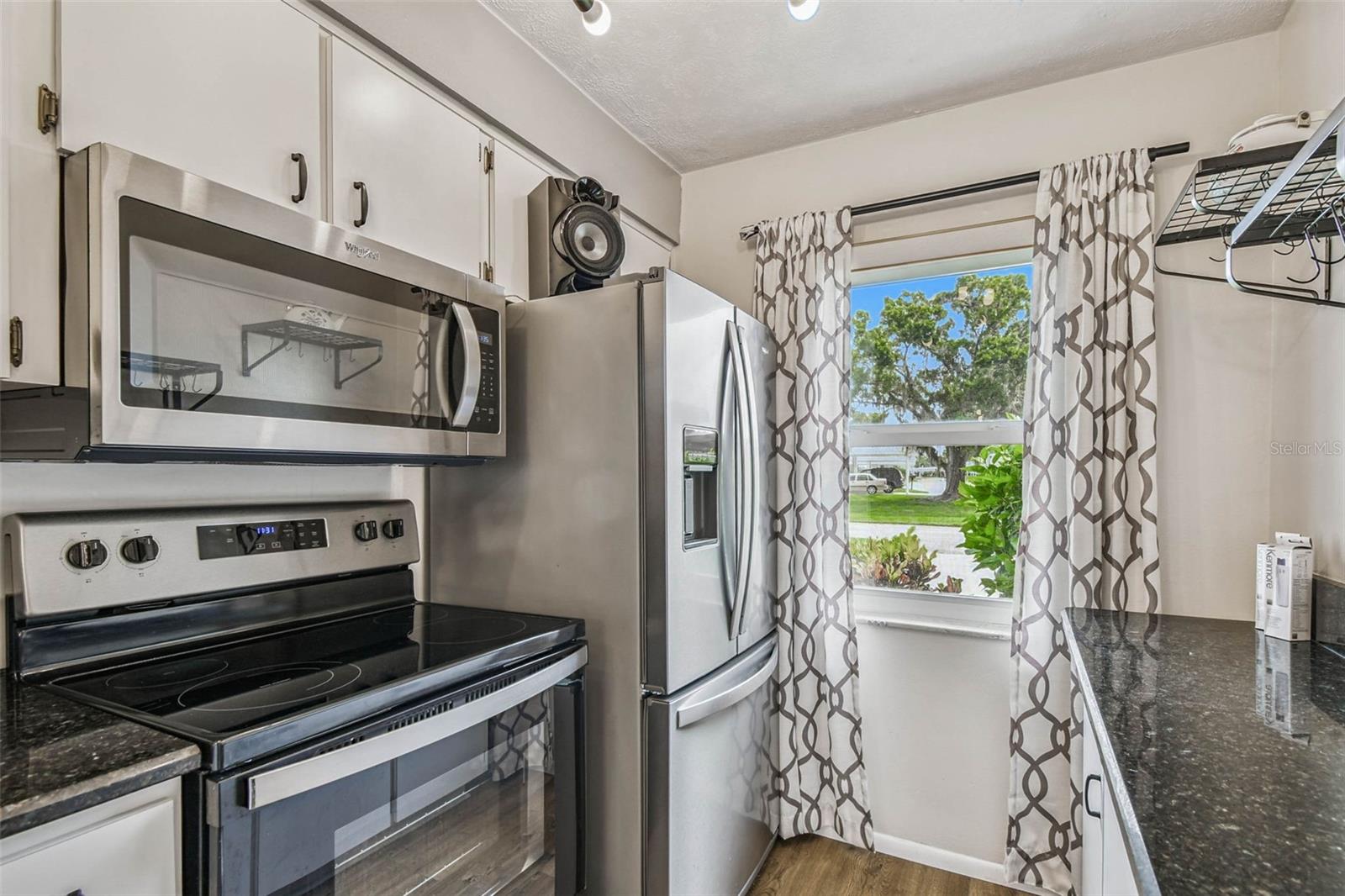 Image 14 of 70 For 3841 Trophy Boulevard 3841
