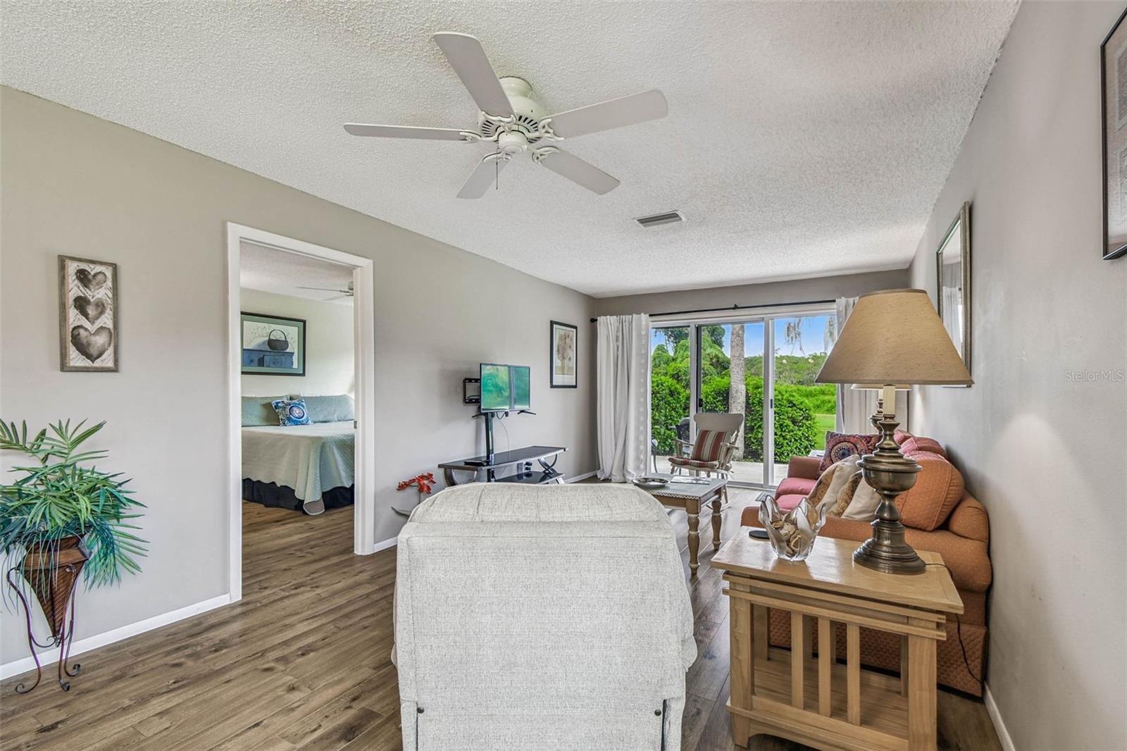 Image 32 of 70 For 3841 Trophy Boulevard 3841