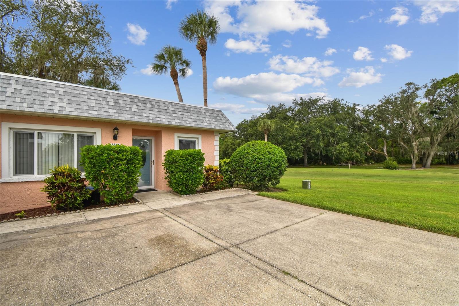 Image 5 of 70 For 3841 Trophy Boulevard 3841