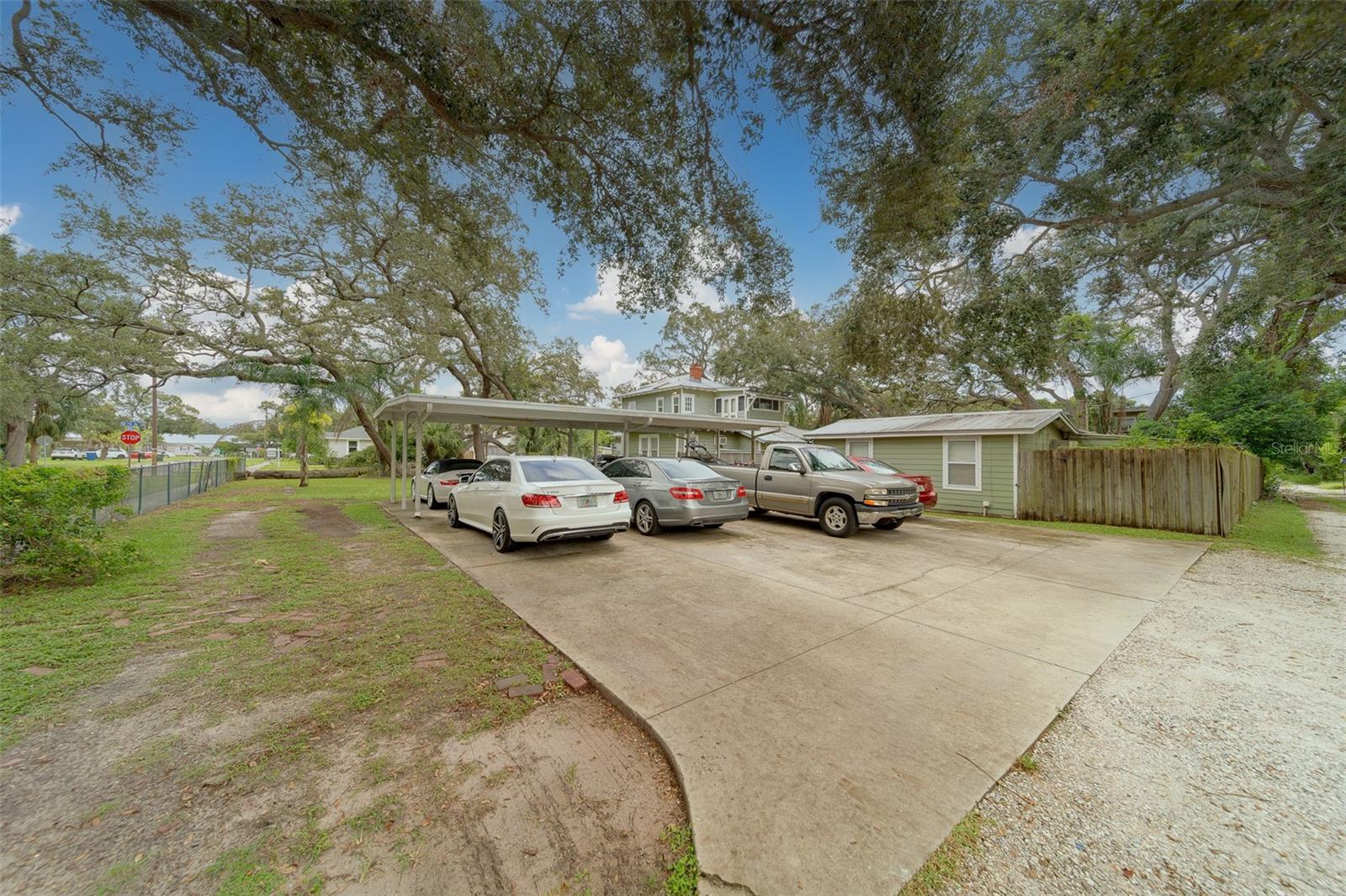 Listing photo id 15 for 107 7th Avenue Se