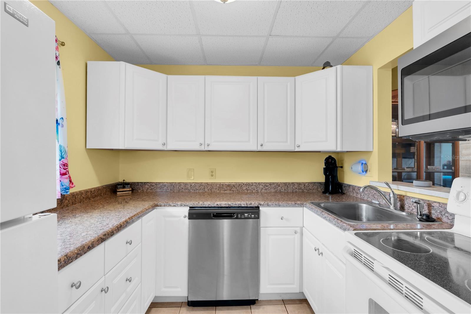 Image 10 of 33 For 11485 Oakhurst Road 207