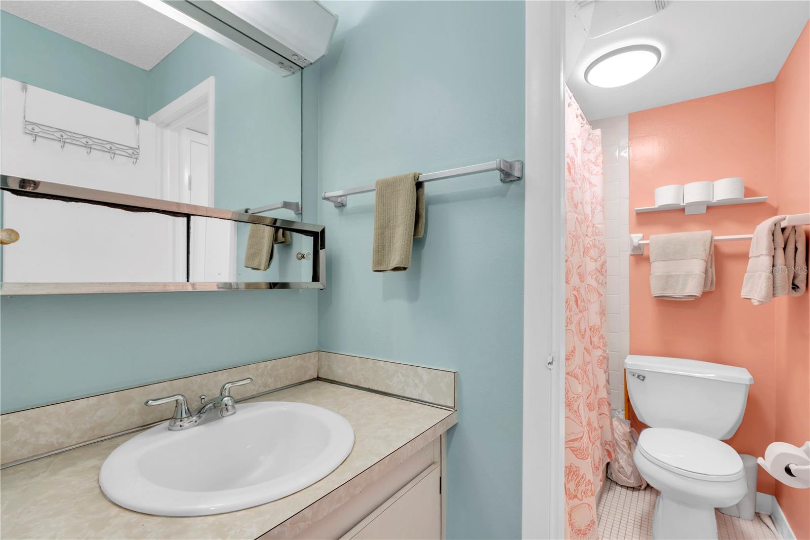 Image 17 of 33 For 11485 Oakhurst Road 207
