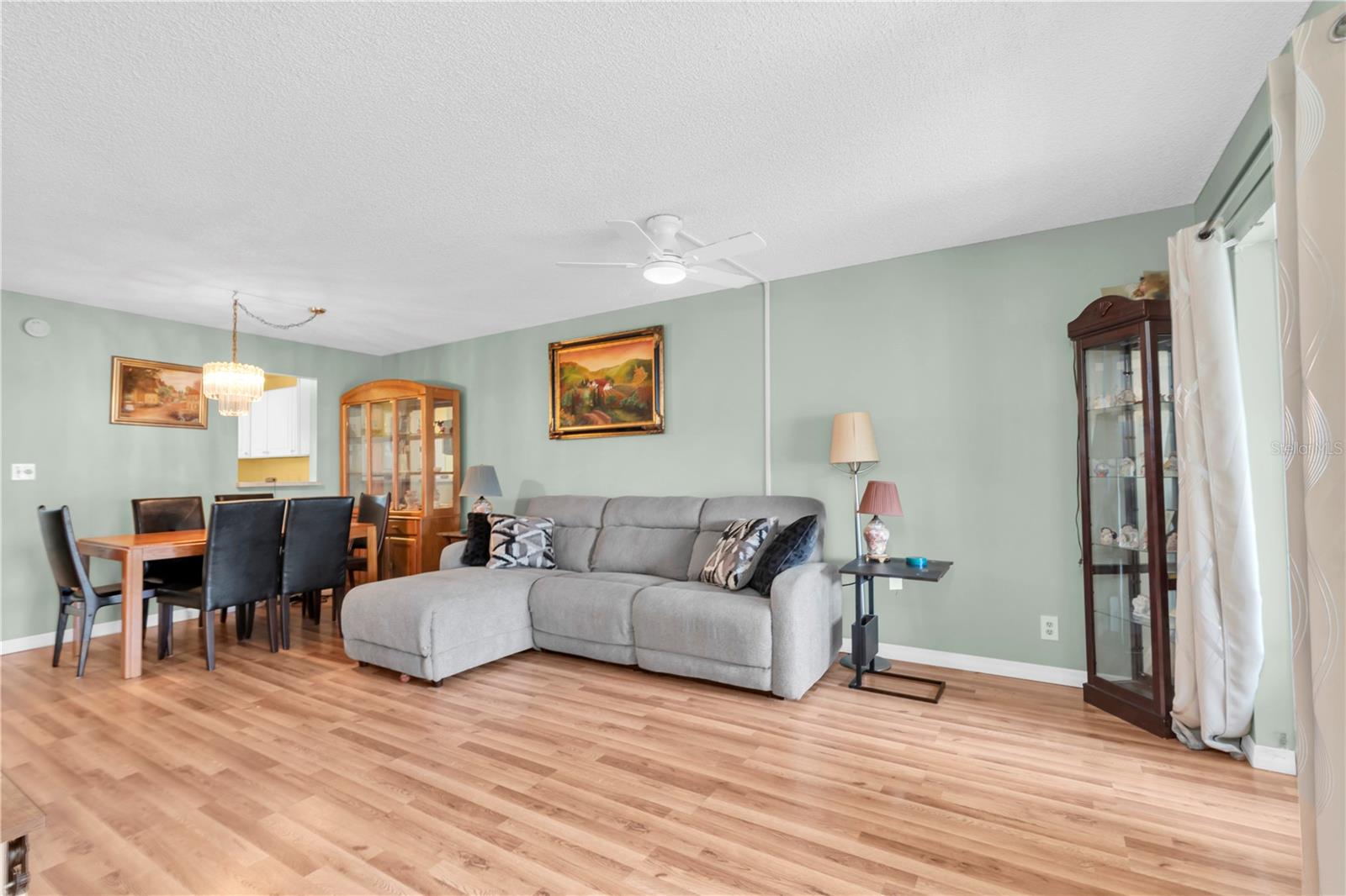 Image 6 of 33 For 11485 Oakhurst Road 207
