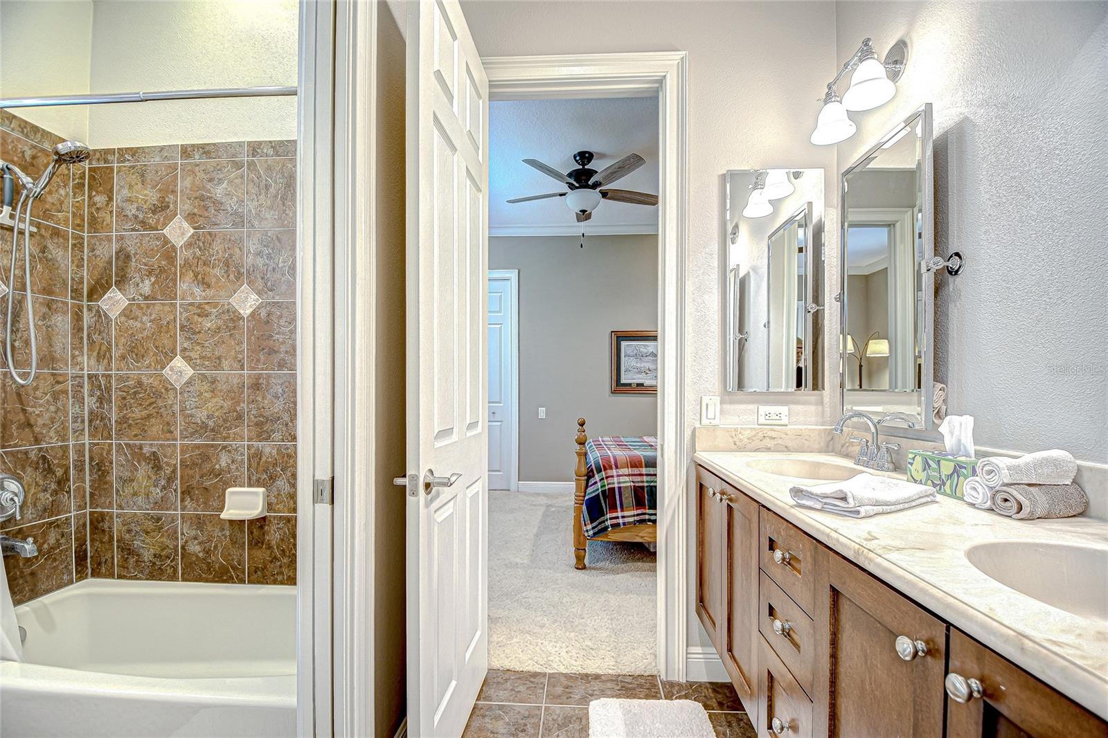 Image 32 of 43 For 21327 Lake Vienna Drive