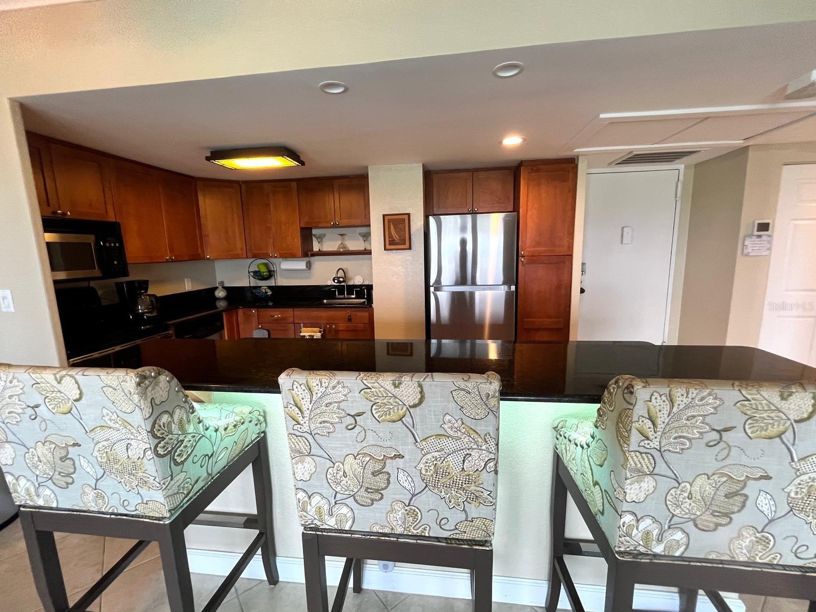 Image 8 of 57 For 880 Mandalay Avenue N1002