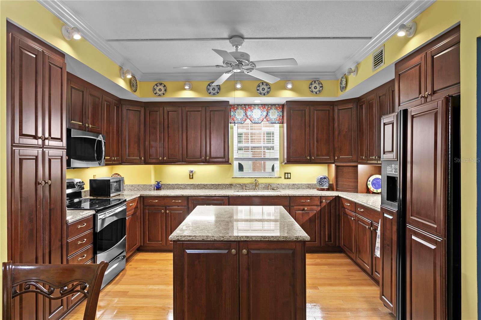 Image 15 of 38 For 1600 Macdill Avenue 204