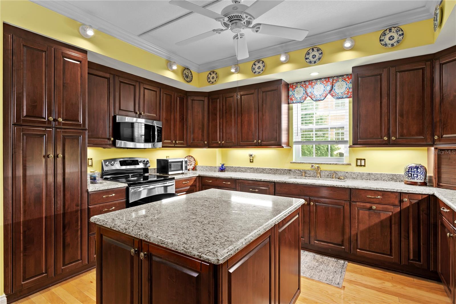 Image 16 of 38 For 1600 Macdill Avenue 204