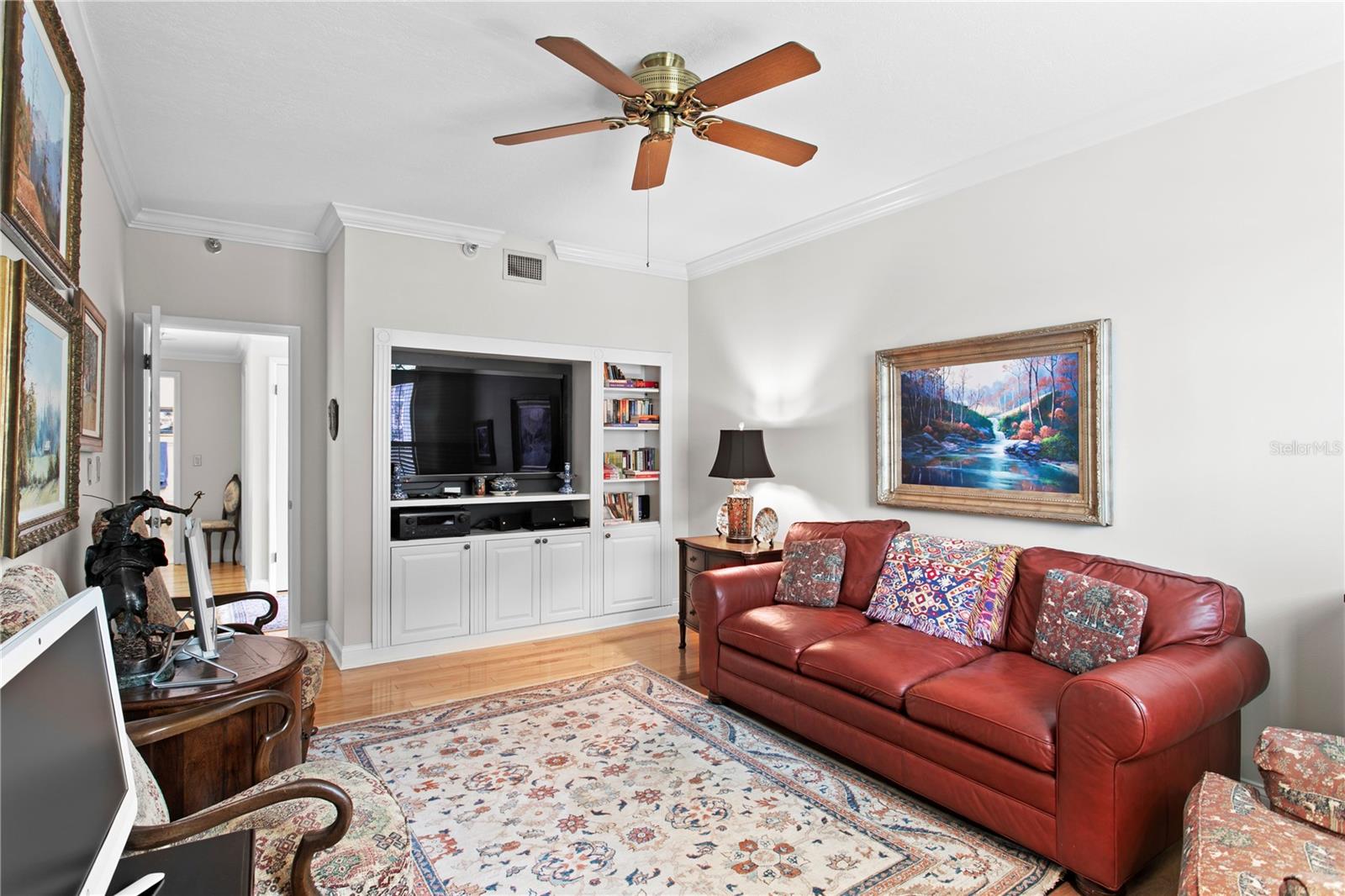 Image 31 of 38 For 1600 Macdill Avenue 204