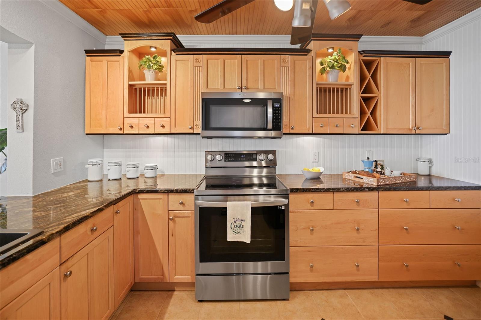 Image 11 of 58 For 18304 Gulf Boulevard 217