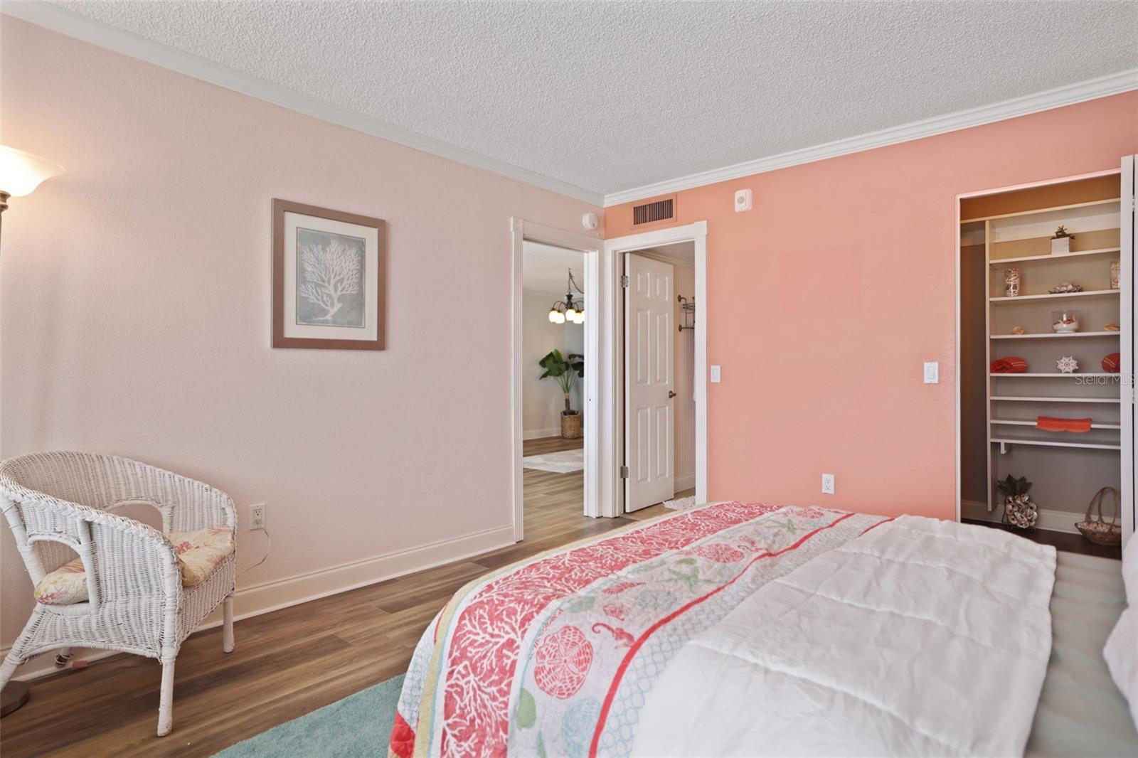 Image 21 of 58 For 18304 Gulf Boulevard 217