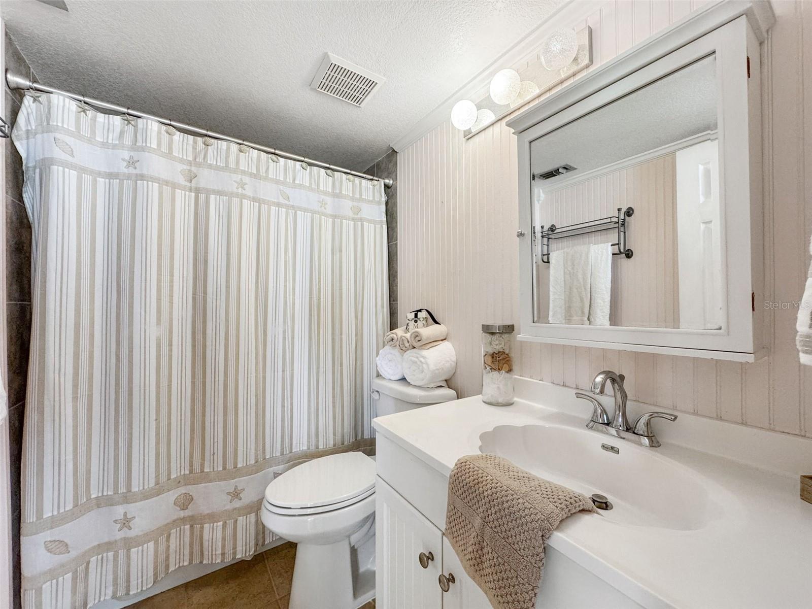Image 25 of 58 For 18304 Gulf Boulevard 217