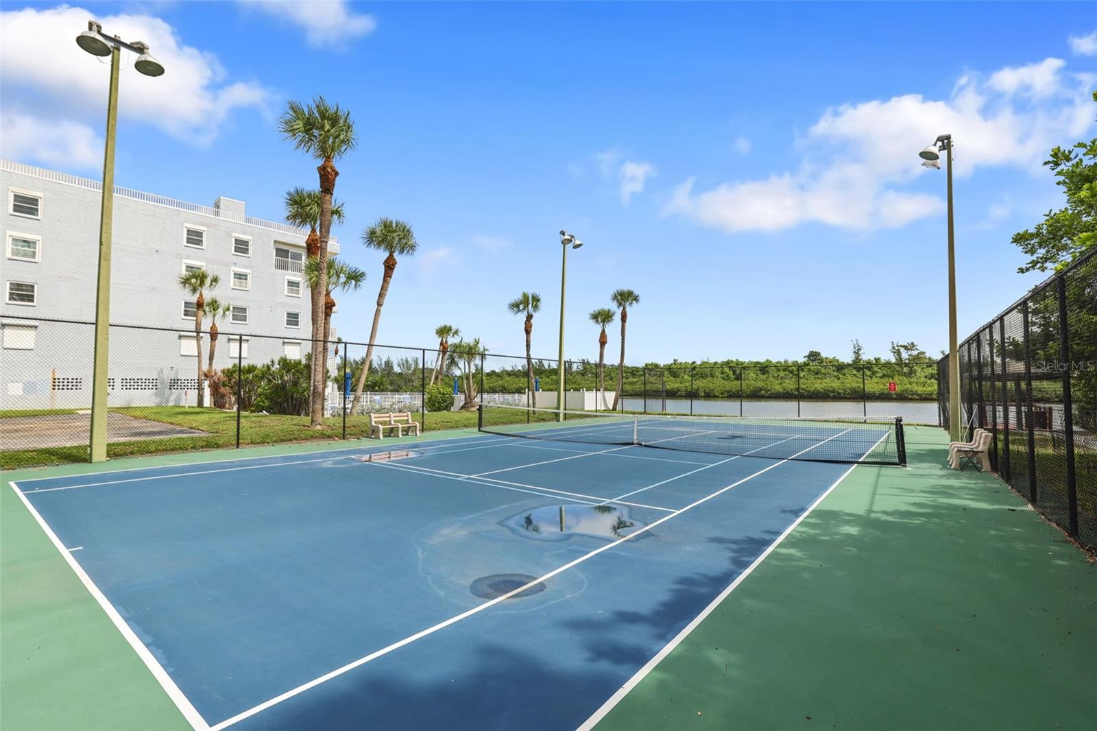 Image 42 of 58 For 18304 Gulf Boulevard 217