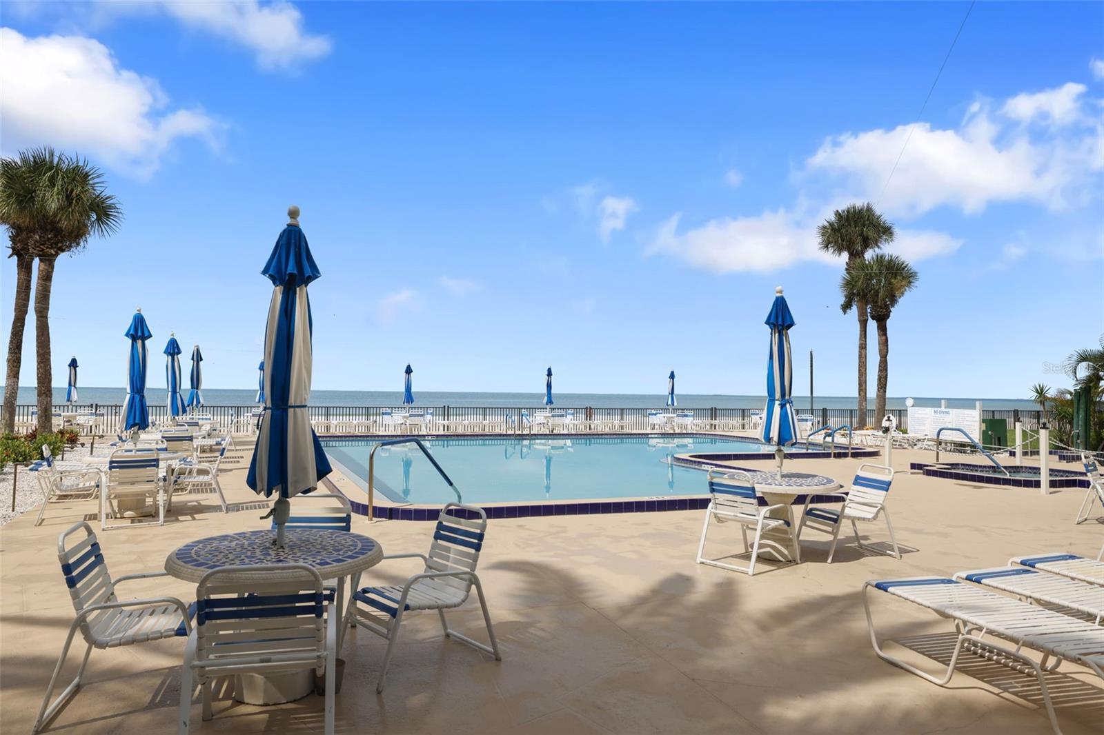 Image 44 of 58 For 18304 Gulf Boulevard 217