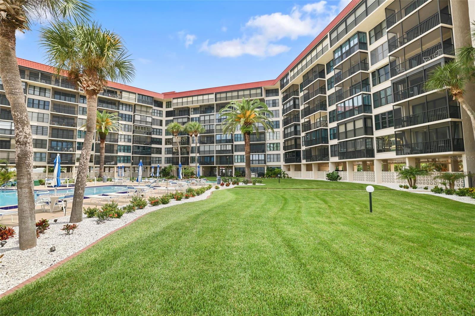 Image 49 of 58 For 18304 Gulf Boulevard 217