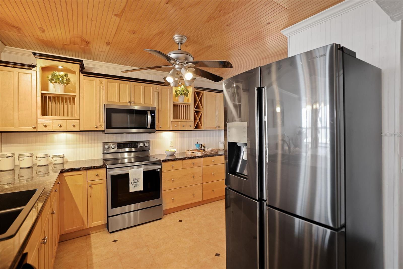 Image 9 of 58 For 18304 Gulf Boulevard 217