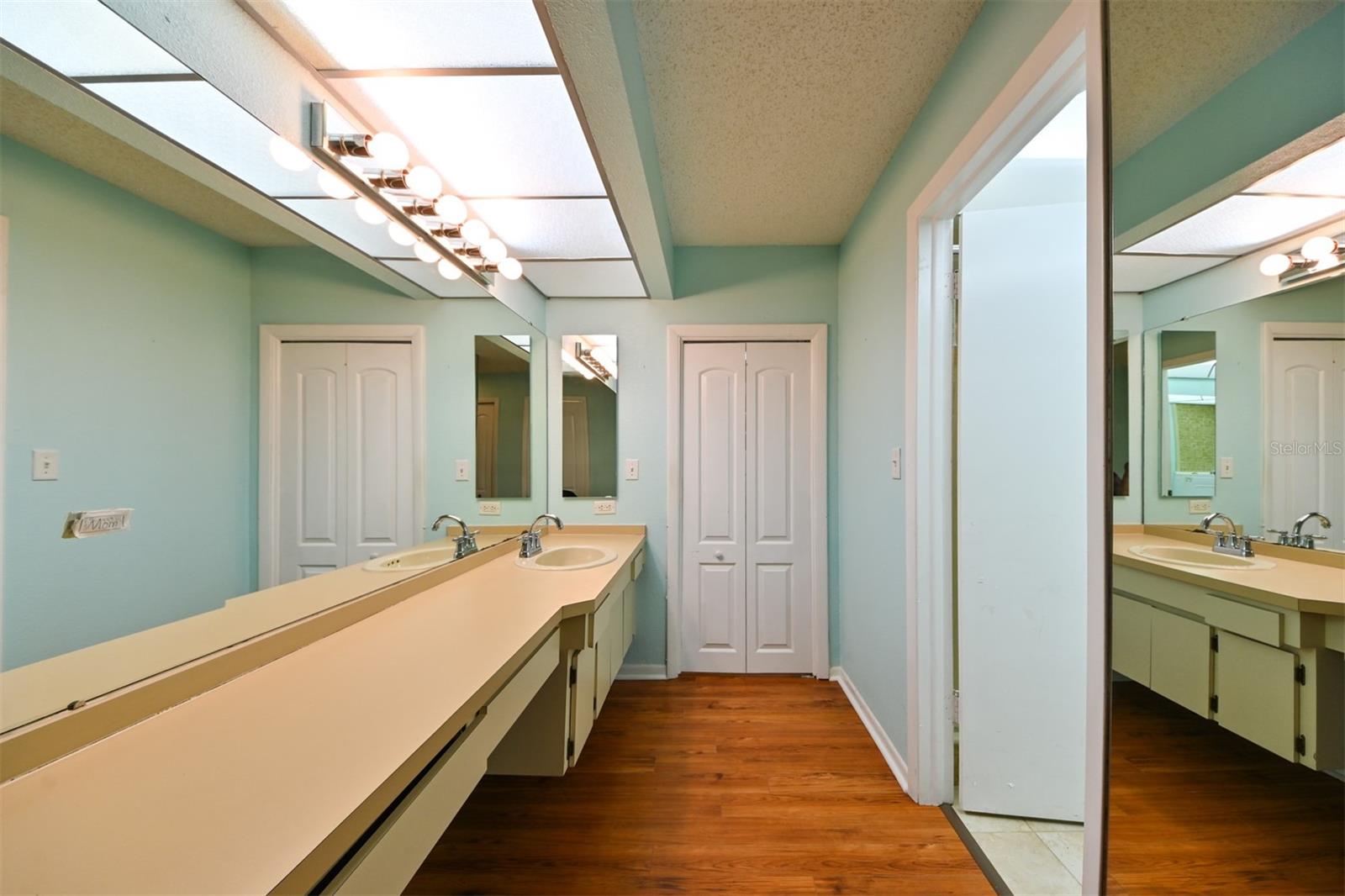 Image 21 of 48 For 13907 Wellesford Way
