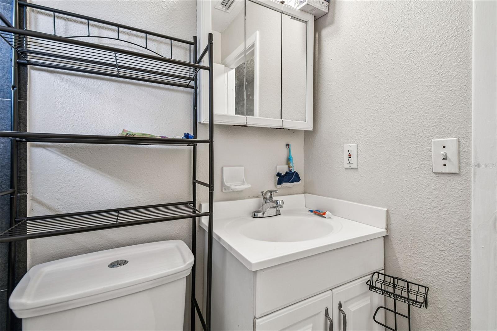 Image 8 of 16 For 2711 25th Avenue