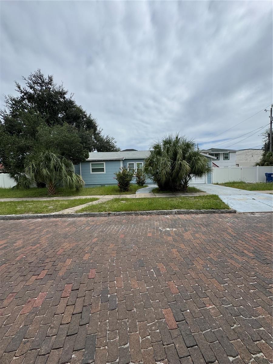 Details for 200 24th Street S, ST PETERSBURG, FL 33712