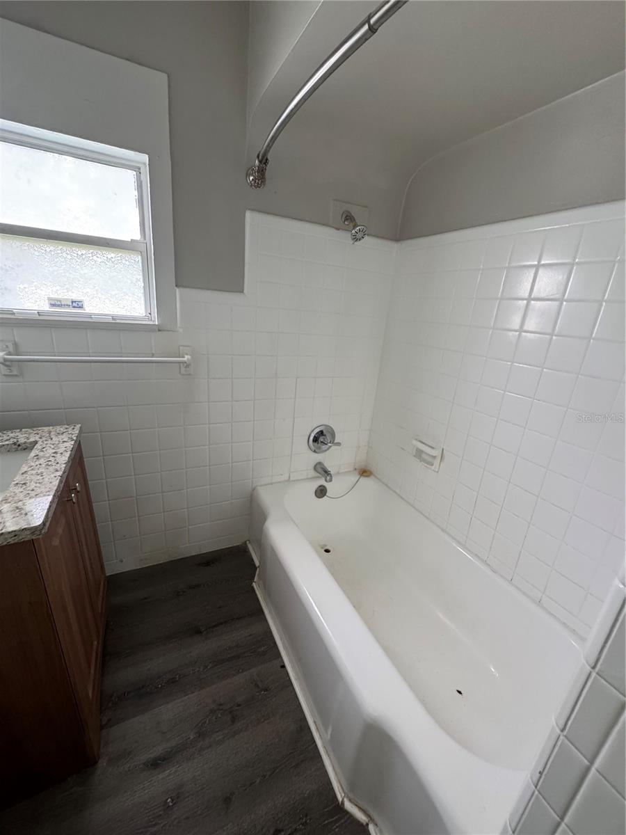 Image 10 of 21 For 200 24th Street S