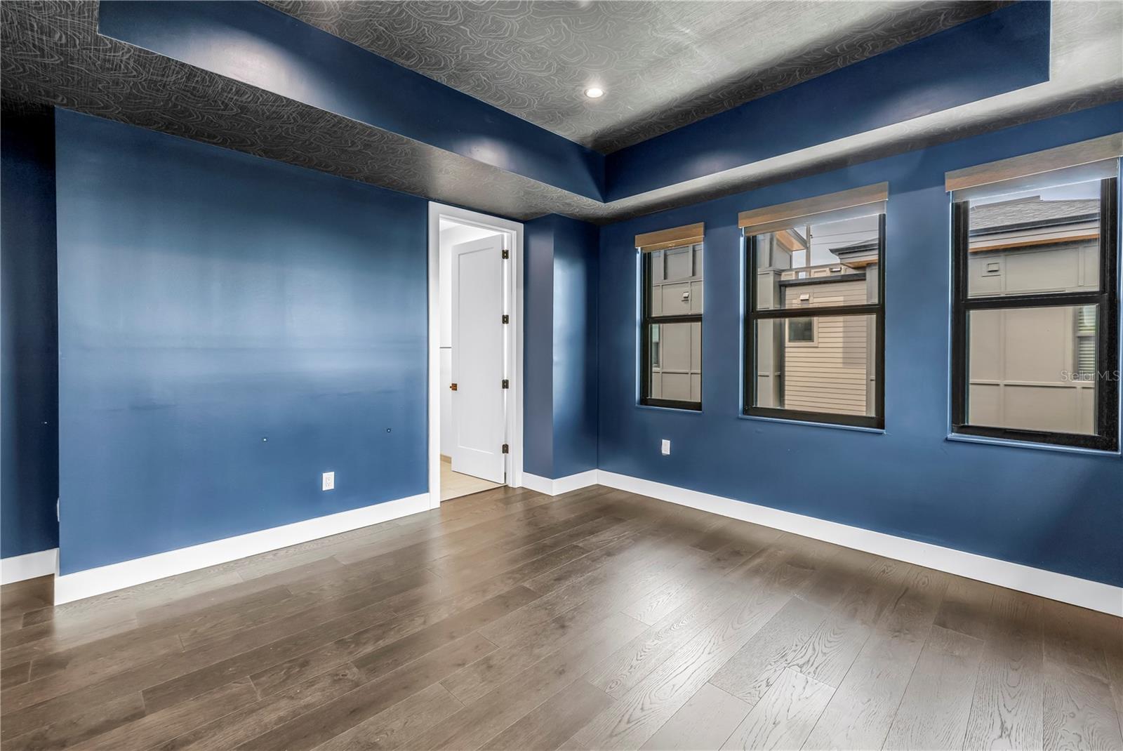 Image 35 of 72 For 409 Oak Avenue 9