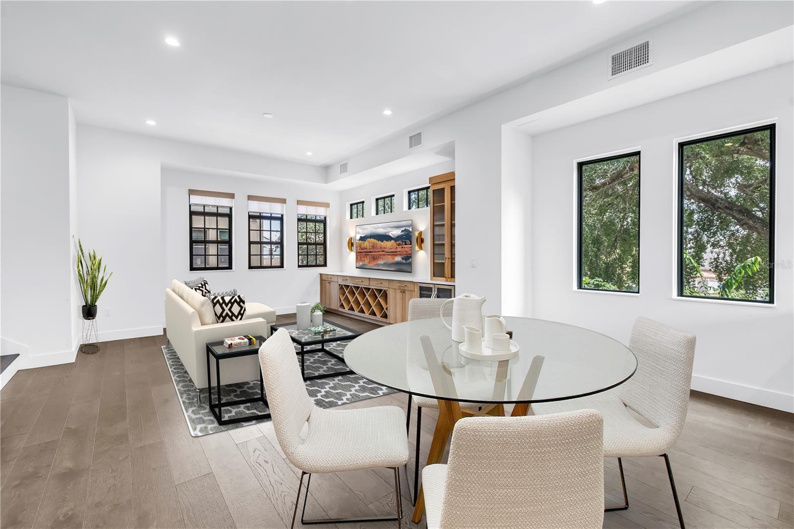 Image 4 of 72 For 409 Oak Avenue 9
