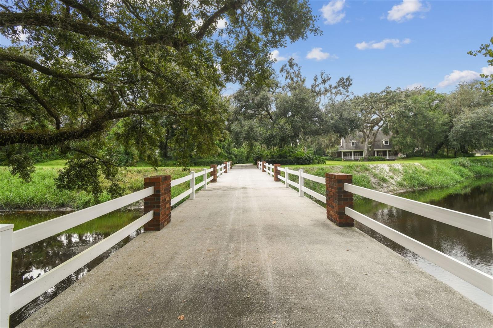 Image 3 of 71 For 2906 Pemberton Creek Drive