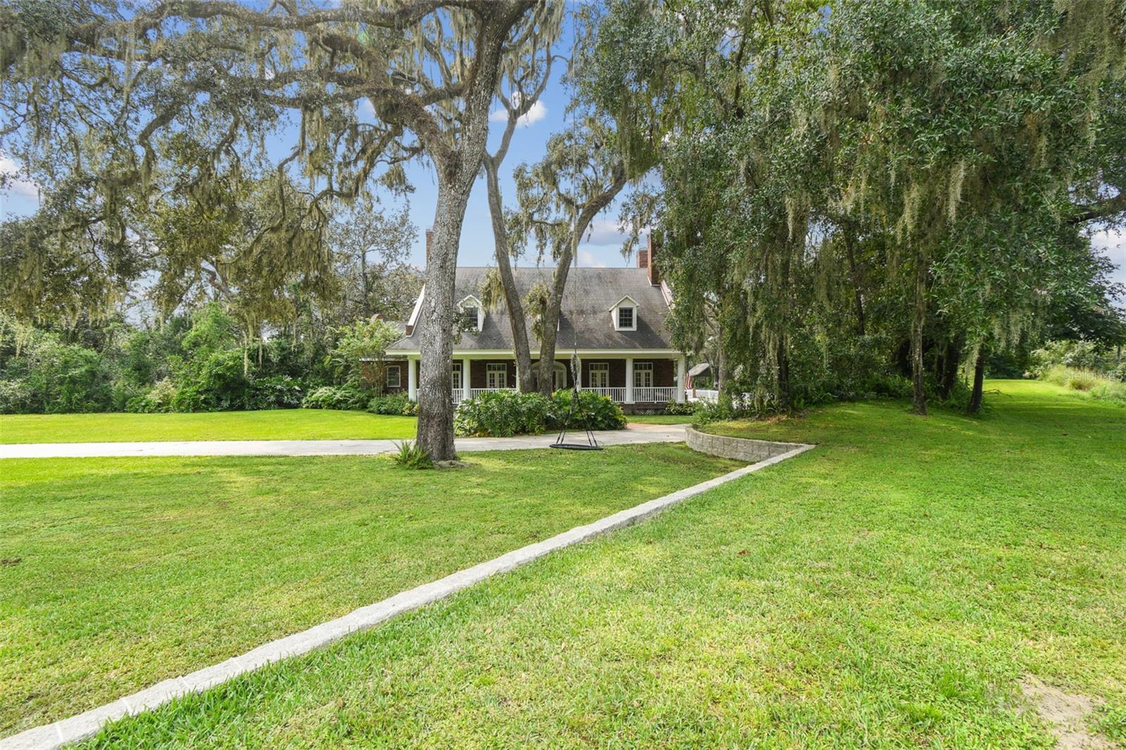 Image 4 of 71 For 2906 Pemberton Creek Drive