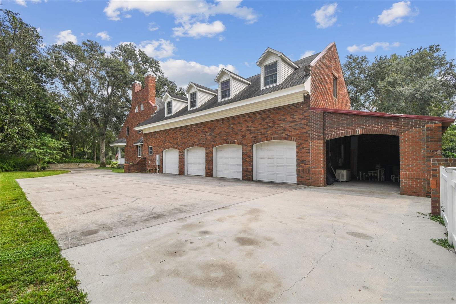 Image 7 of 71 For 2906 Pemberton Creek Drive
